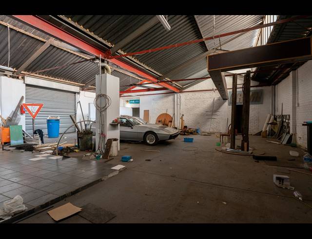 1,250M² BUILDING FOR SALE IN SELBY